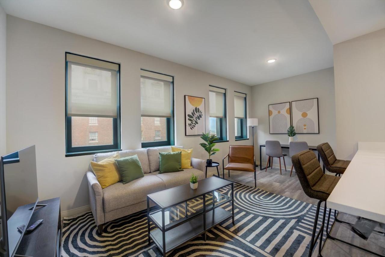 Frontdesk Athlon Apts Downtown Cleveland Lejlighed Værelse billede